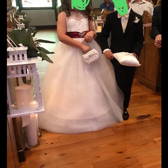 Girls Size 7/8 flower girl dress. - Picture 2 of 8